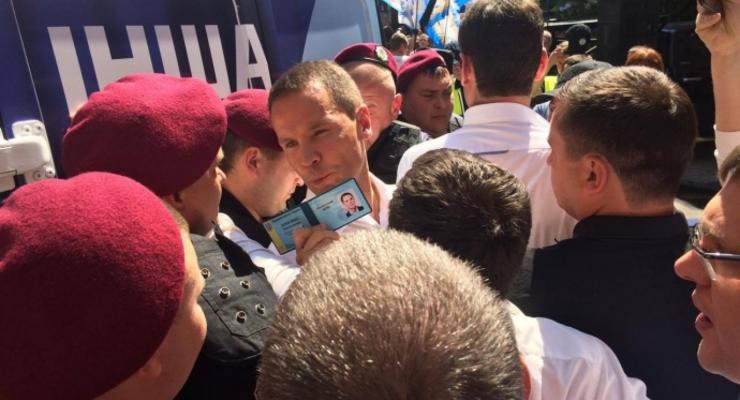 Под зданием Минюста произошла потасовка между сторонниками Саакашвили и полицией