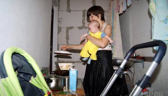 Порошенко разрешил приватизировать жилье в общежитии