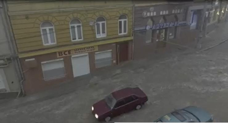 Ливень в Черновцах затопил железнодорожный вокзал