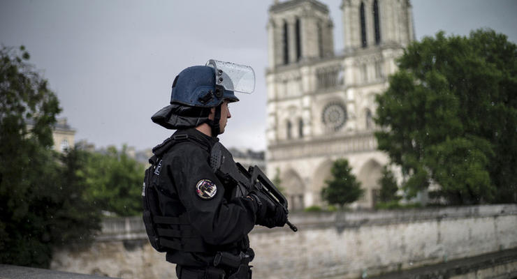 Во Франции проводник поезда принял актера за террориста
