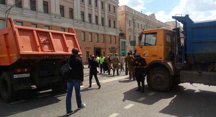 Место митинга Навального в Москве перекрыли спецтехникой