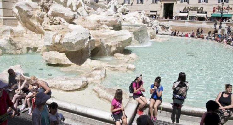 В Риме будут штрафовать за купание в исторических фонтанах