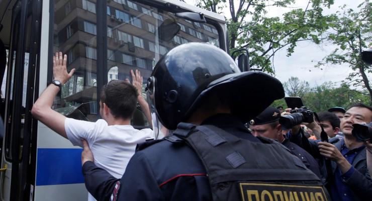 ЕС: Задержания на митингах в РФ угрожают фундаментальным свободам