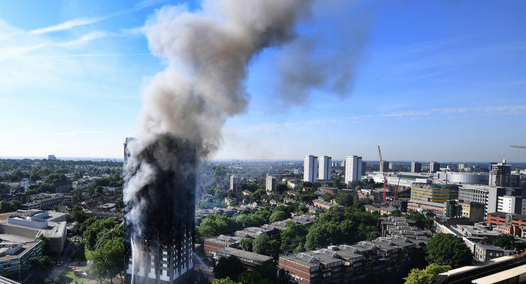 Пожар в Лондоне: число жертв выросло до 12