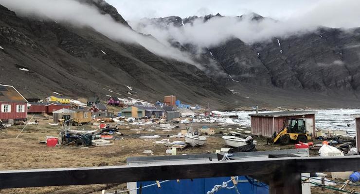 Цунами смыло в море дома в Гренландии, пропали люди