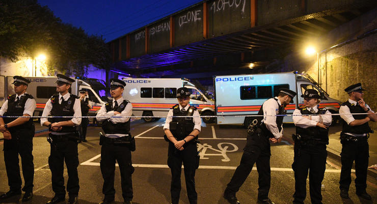Наезд на толпу в Лондоне: один человек погиб, восемь пострадали