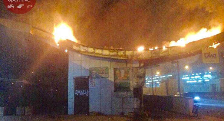 В Киеве на станции скоростного трамвая произошел пожар