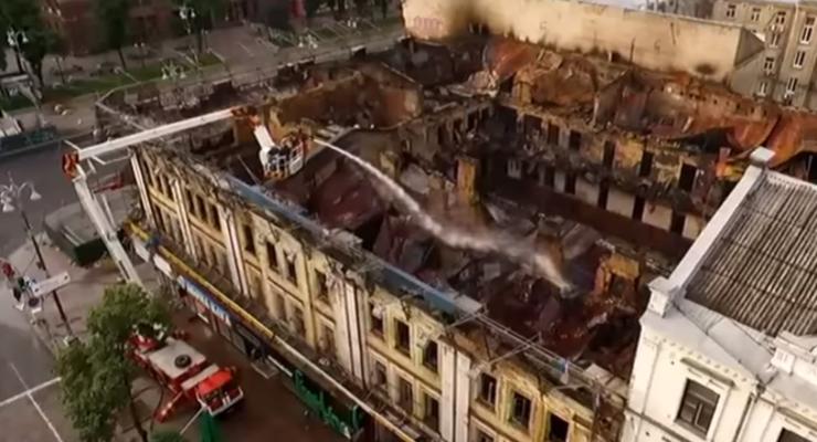 Последствия масштабного пожара в центре Киева показали с высоты птичьего полета