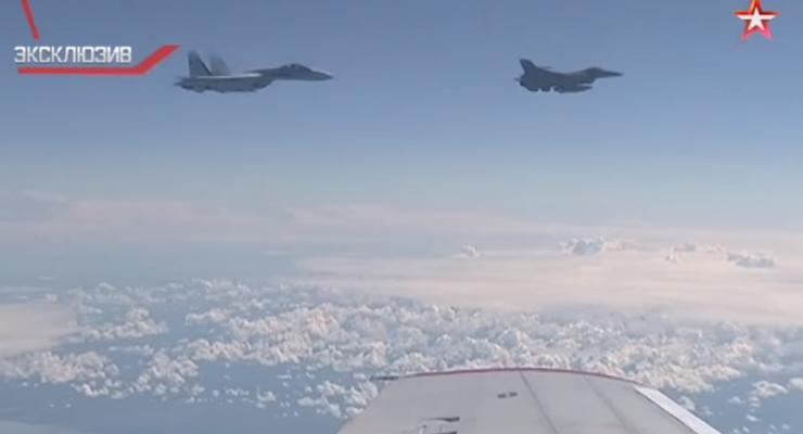 Истребитель F-16 приблизился к самолету министра обороны РФ