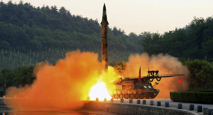 Ким Чен Ын приказал хранить ядерное оружие как "залог выживания"