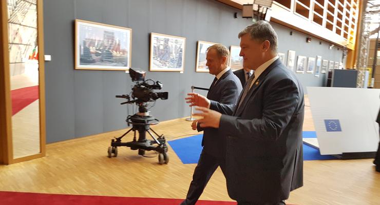 Порошенко начал переговоры с Туском в Брюсселе