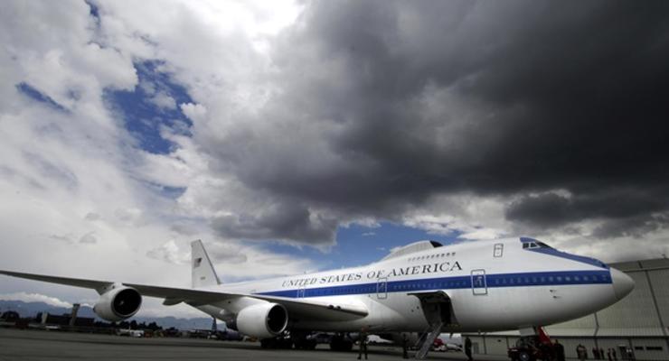 В США торнадо повредил "самолеты судного дня"