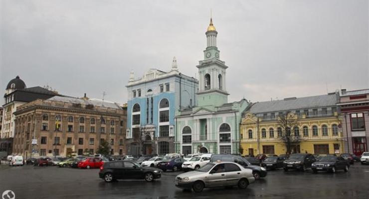 На выходные в Киеве закрыли для транспорта Контрактовую площадь
