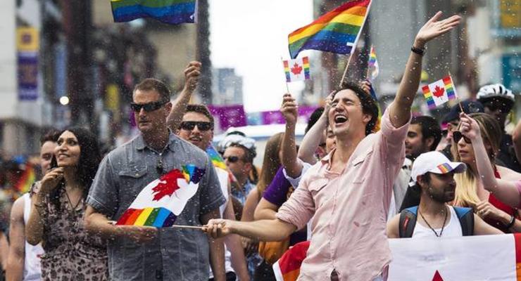 Премьер Канады Трюдо вместе с семьей пришел на прайд-парад