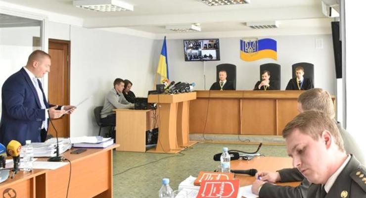 Янукович не пришел в суд из-за "угрозы жизни"