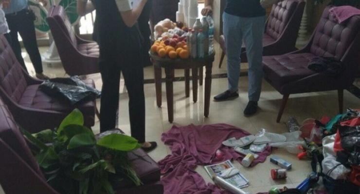 Российских туристов поймали на краже туалетной бумаги и вазона из турецкого отеля