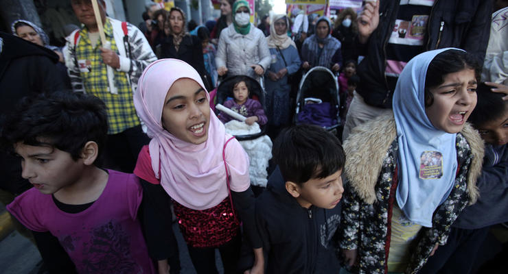Тысячи сирийских беженцев спонтанно решают вернуться домой - ООН