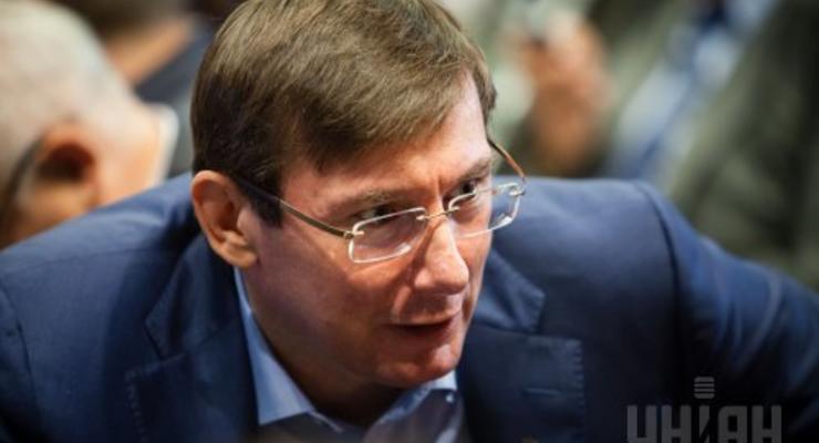Луценко: Надеюсь, Рада не совершит акт самоубийства