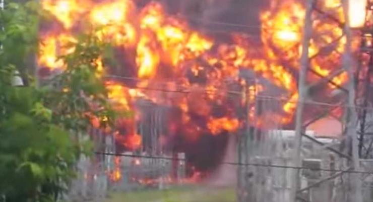 В сети появилось видео мощного взрыва на подстанции в Томске