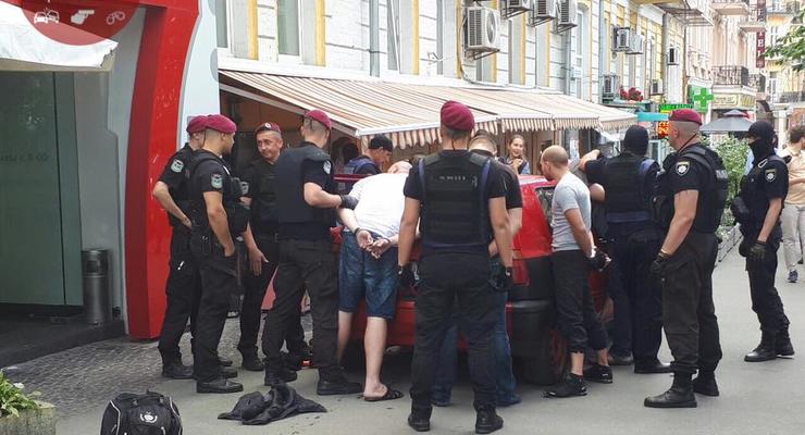 В Киеве задержали 29 человек, которые хотели напасть на посольство