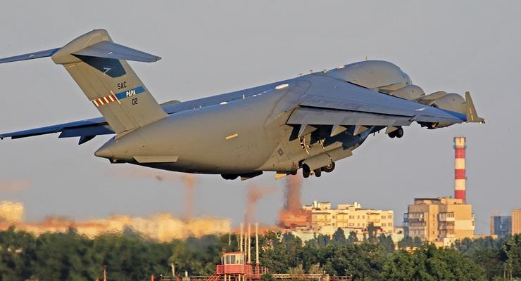В Одессе разгрузились самолеты НАТО, а в порт зашла подлодка