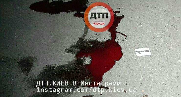 В Киеве напали на 18-летнюю девушку, она в критическом состоянии