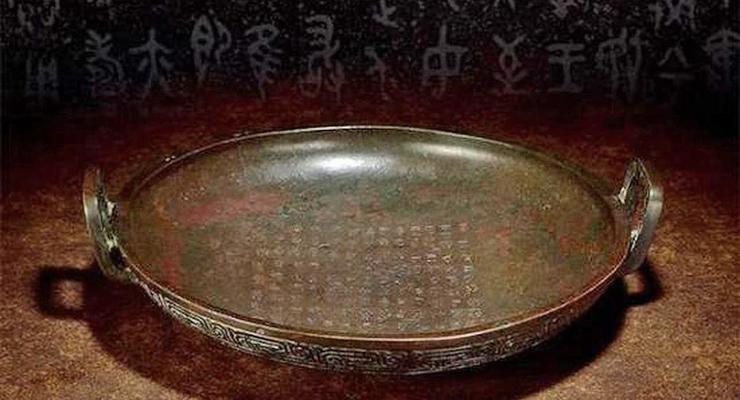 В Китае продали древнюю бронзовую тарелку за $27 млн