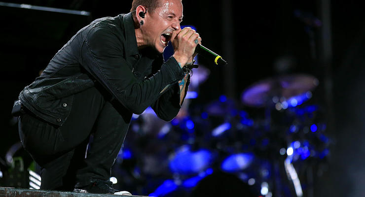 Солист Linkin Park покончил жизнь самоубийством