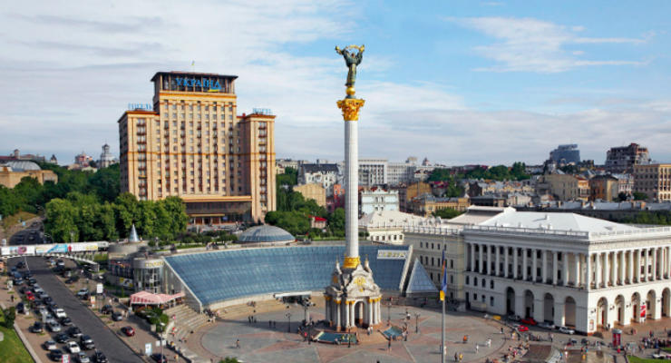 В Киеве эвакуировали людей из гостиницы Украина