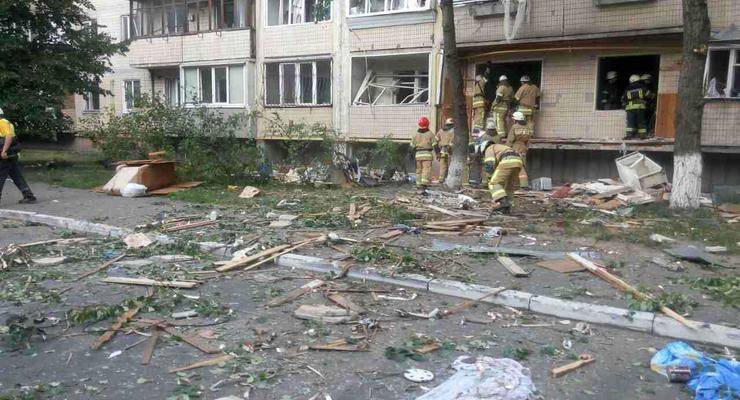 В результате взрыва в доме на Голосеево погибла женщина