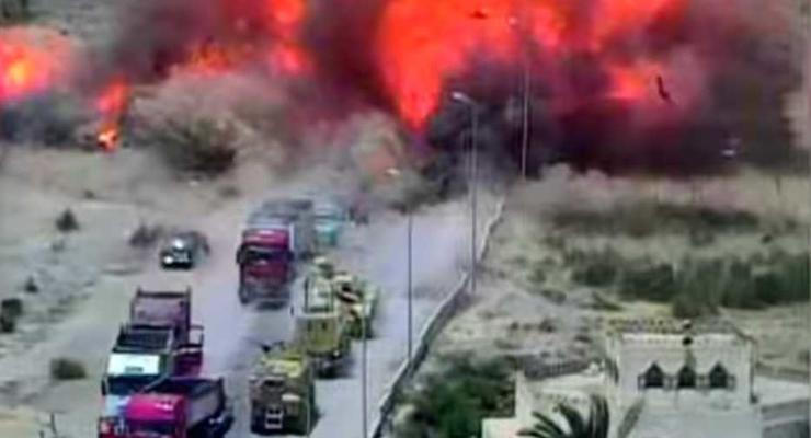 В Египте танк переехал авто боевиков, заполненное взрывчаткой