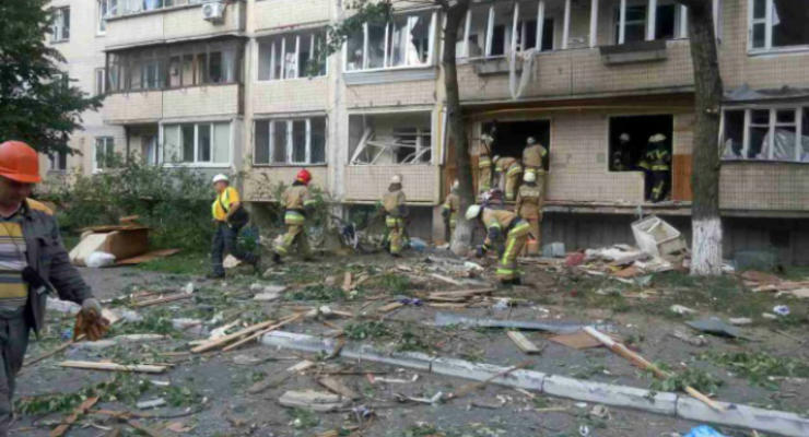 В Киеве из дома, где прогремел взрыв, отселили 36 человек