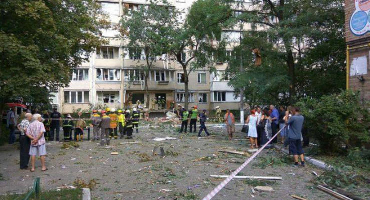 Киевгаз назвал три версии взрыва в многоэтажке на Бурмистенко