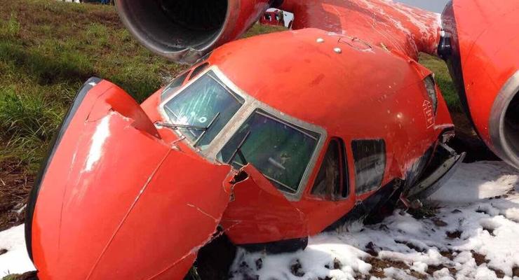 Украинский грузовой самолет разбился из-за попадания птиц в двигатель