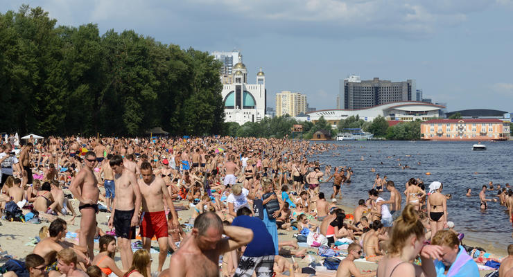 В Киеве разрешили купаться на четырех пляжах