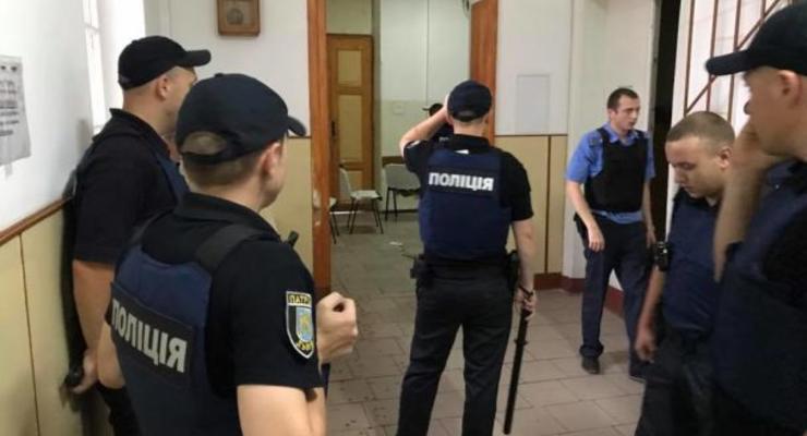 Полиция показала видео штурма психбольницы во Львове