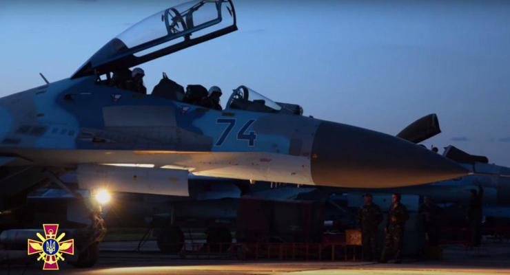 Ночное пилотирование: появилось видео, как ВСУ отрабатывают маневры на Су-27