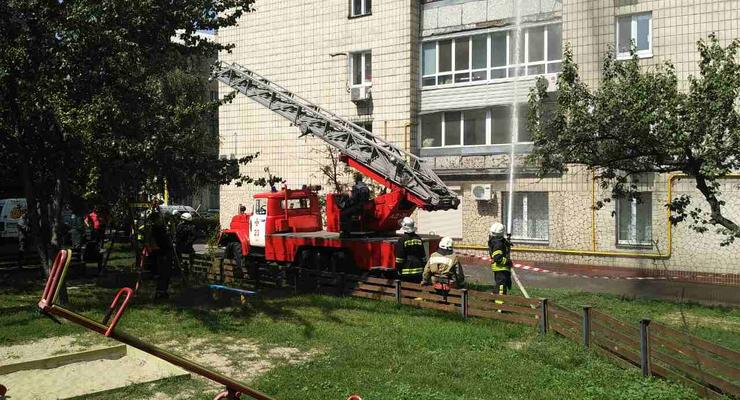 В Киеве пожар в квартире забрал жизни троих человек