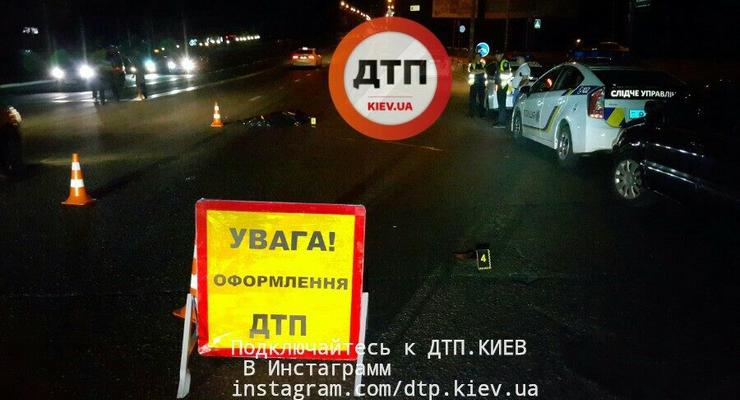 В Киеве на проспекте Лобановского автомобиль сбил пешехода: фото