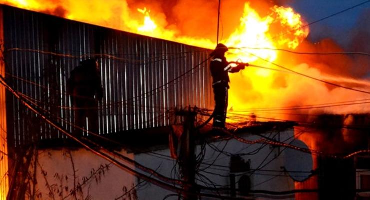 Пожар уничтожил восемь дачных домов на Одесчине
