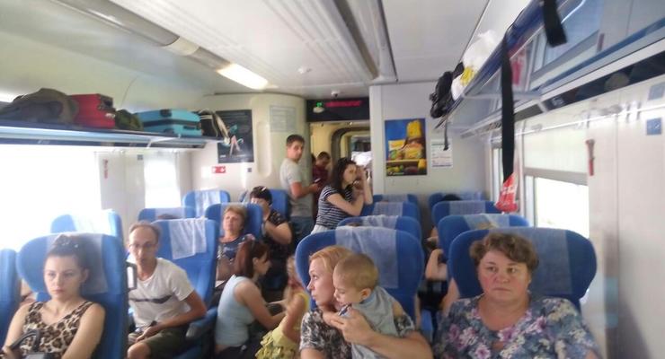 Пассажиры поезда Одесса-Киев ехали стоя - СМИ