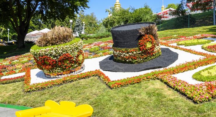 На фестивале цветов в Киеве расцвели борщ, вареники и шапки