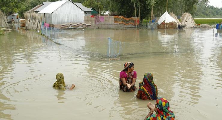 Наводнения и оползни в Южной Азии: погибли более 700 человек