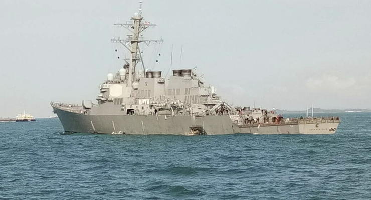 Столкновение эсминца США с танкером: 10 матросов пропали