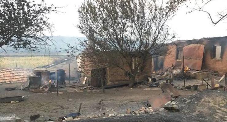 В Донецкой области пожар почти уничтожил село