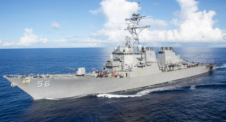 Столкновение эсминца США с танкером: найдены тела моряков
