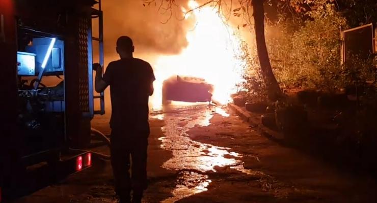 Появилось видео, как в Киеве сгорел Porsche