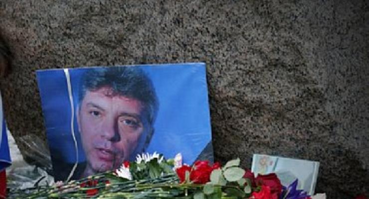 В РФ умер активист после нападения на месте убийства Немцова
