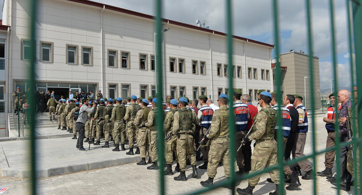 В Турции выпустят 3000 заключенных - не хватает мест
