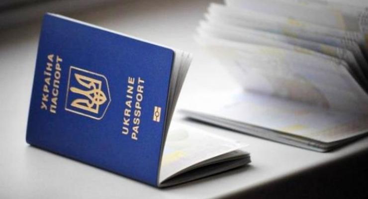 За вранье в данных Порошенко лишил гражданства 28 человек